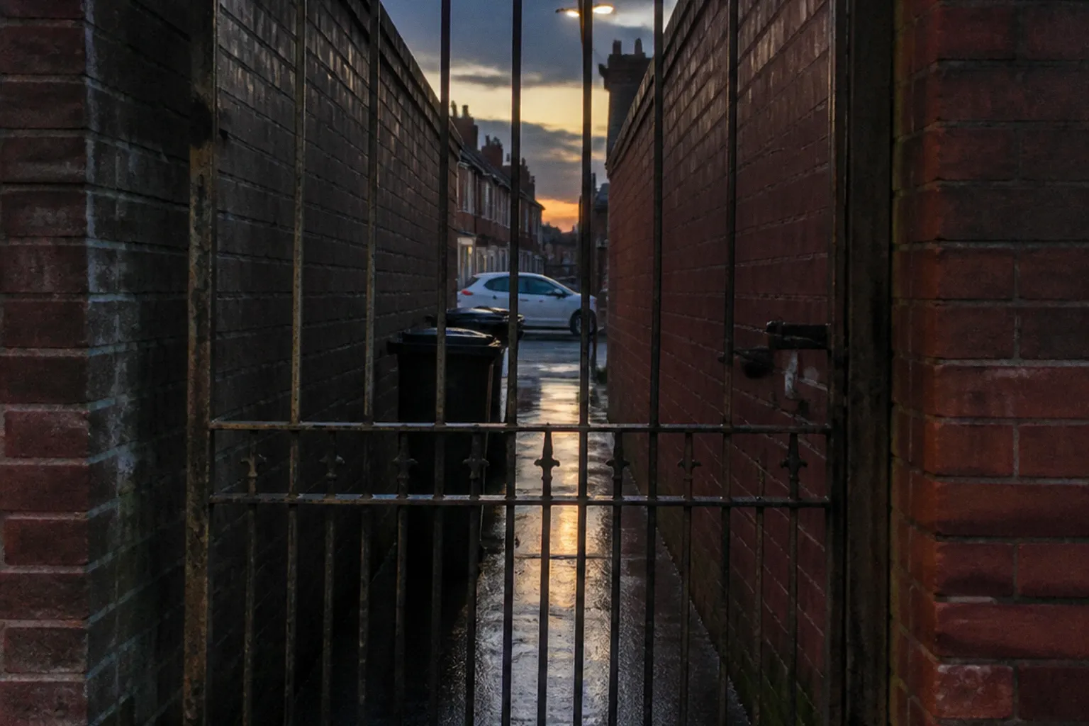 Alley gates vs public rights of way in Grimsby