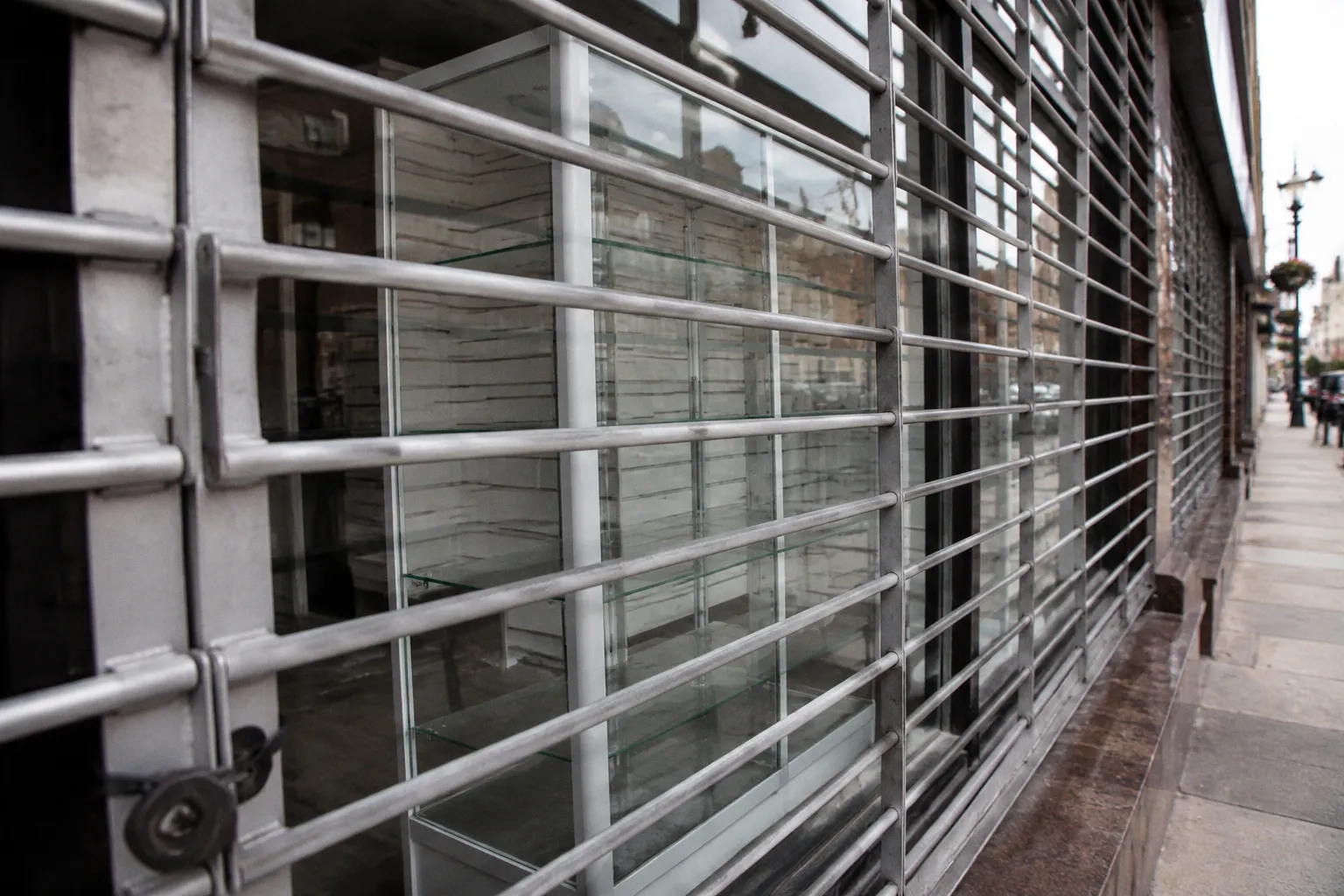 Retail crime in Grimsby: deterrence vs diversion